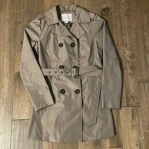 Celebrity Pink women’s tan trench coat. Size medium. Excellent condition!